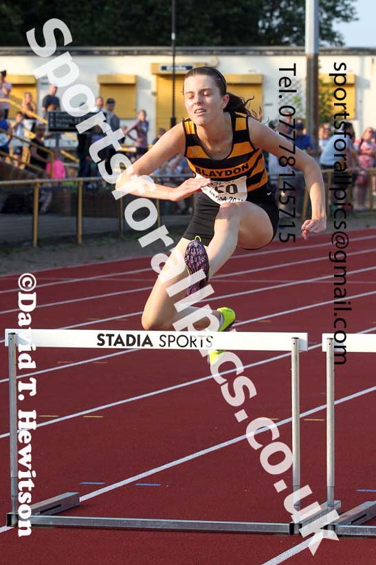 Hurdles, 2021 North East Grand Prix 5, Monkton, Wednesday, July 21st. Photo: David T. Hewitson/Sports for All Pics